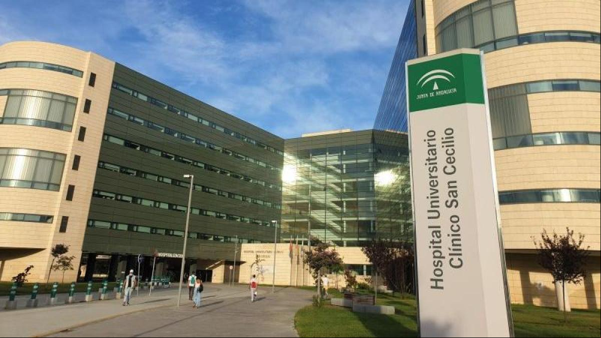 Un paciente agrede a tres vigilantes del Hospital Clínico de Granada: uno de ellos acaba con la nariz fracturada