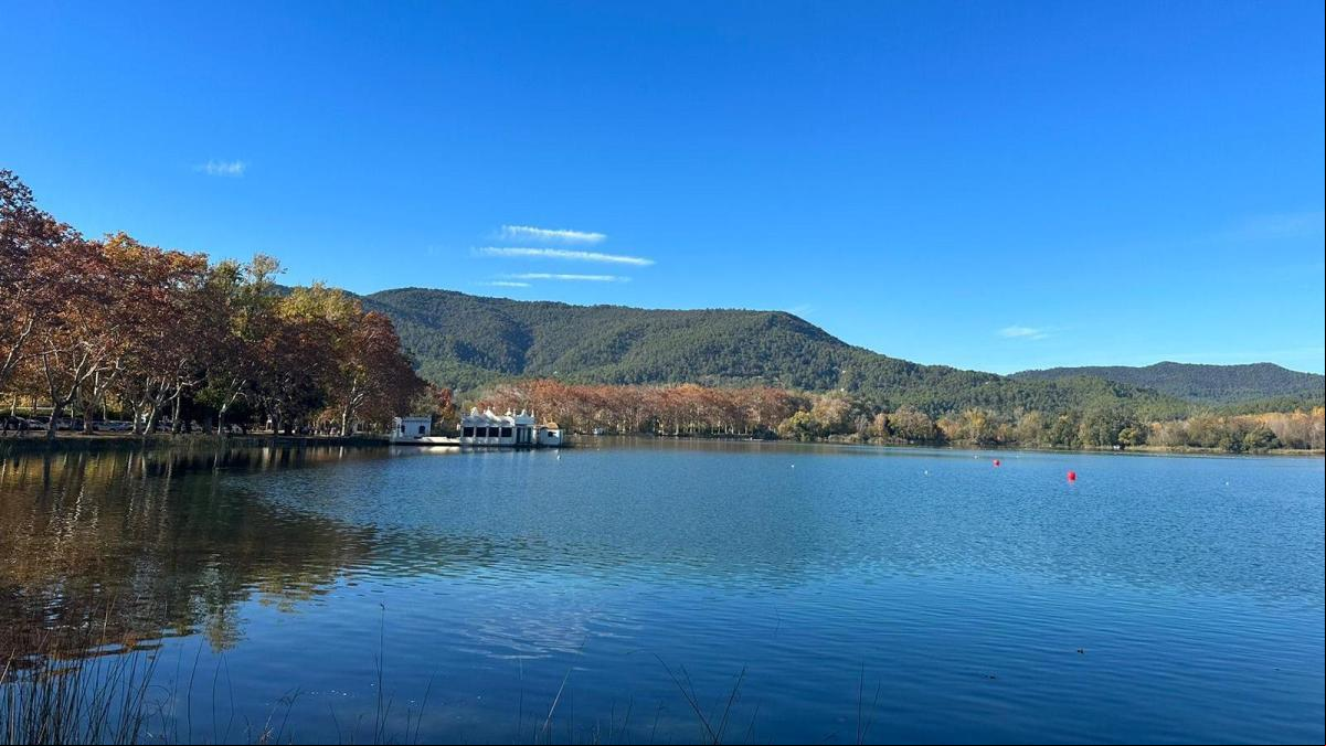 Banyoles eterniza el verano en pleno noviembre