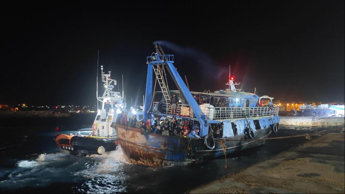 Una niña de dos años muere en un naufragio frente a Lampedusa