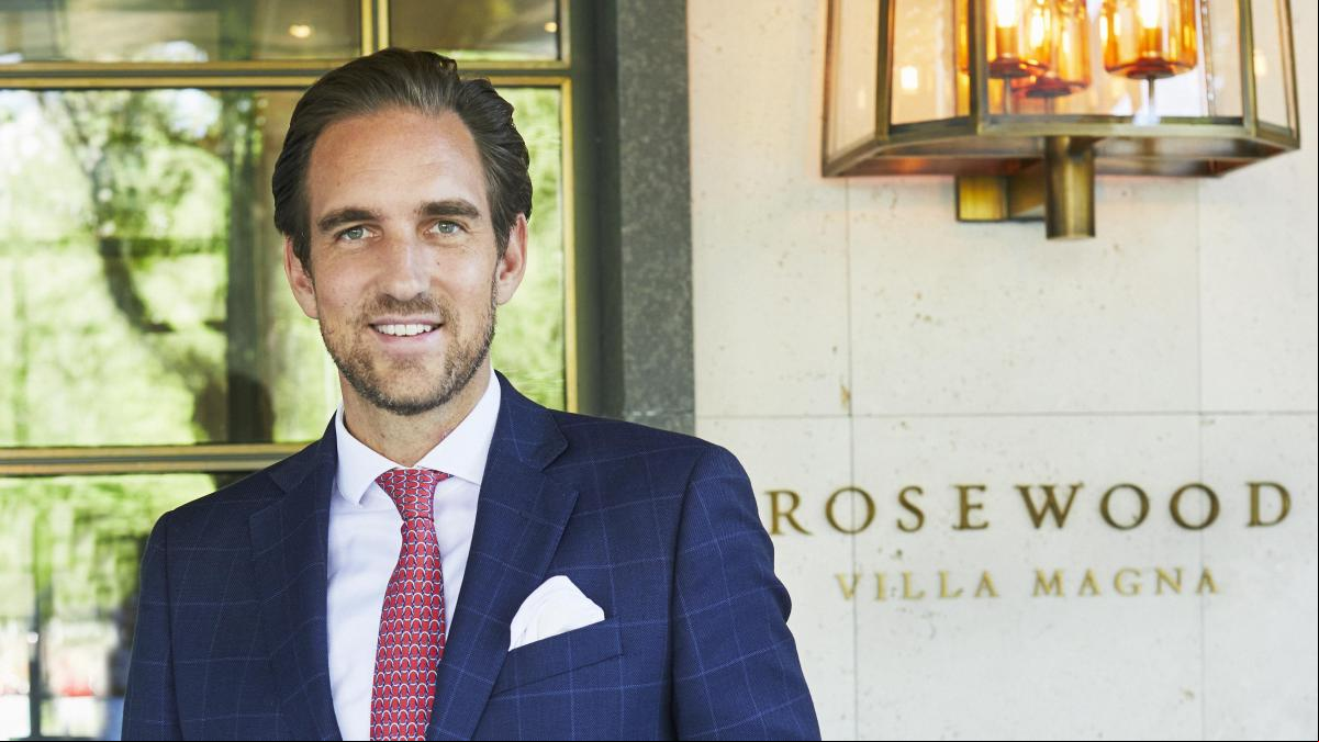 La nueva vida del Villa Magna con el director que impulsó el mejor hotel de Barcelona (y su perro)