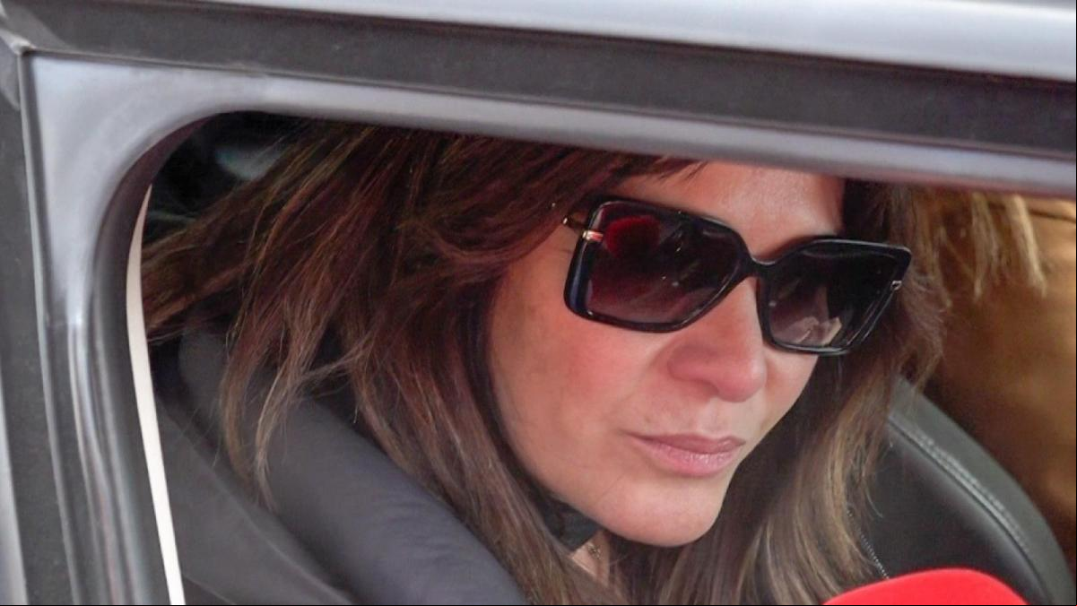 Una emocionada Fabiola Martínez despide a Paco Arévalo y justifica la ausencia de Bertín Osborne