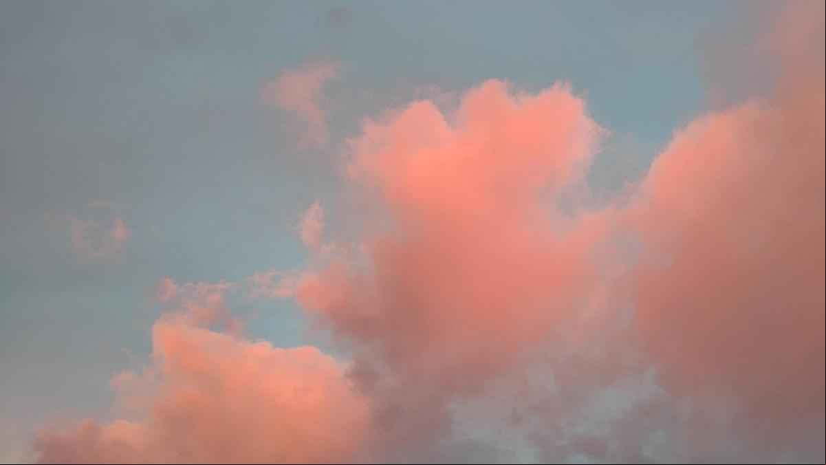 Vistosas nubes de algodón sobre Igualada
