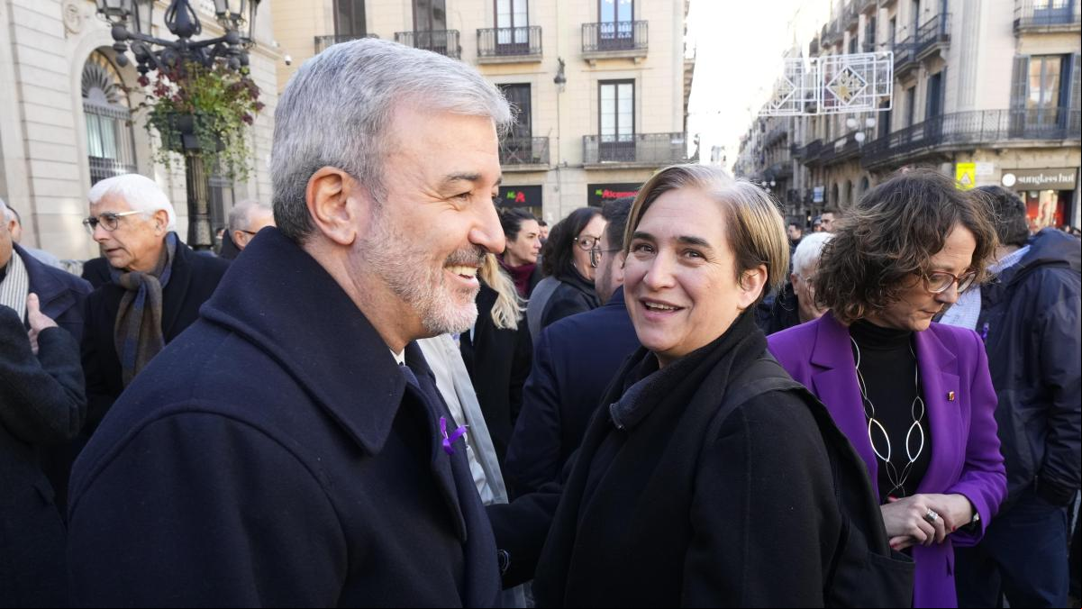 Colau reprocha a Collboni dar una imagen de Barcelona de parque temático”