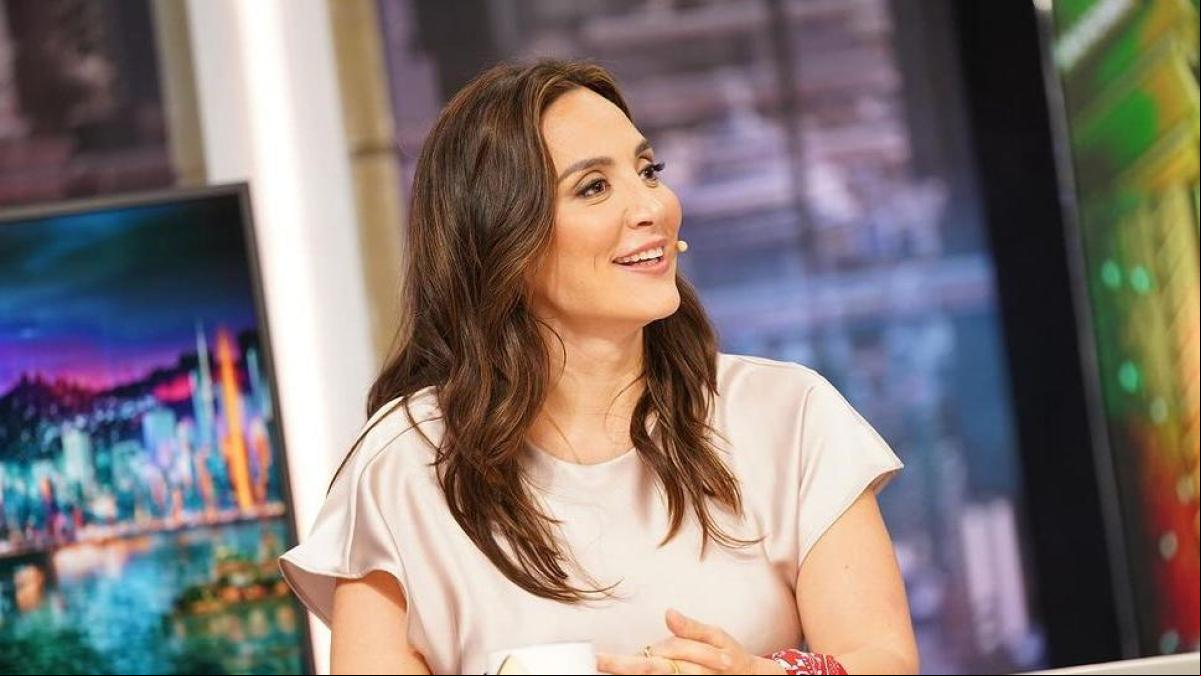 Por 40 euros: Tamara Falcó ficha en Zara el vestido de invitada perfecta