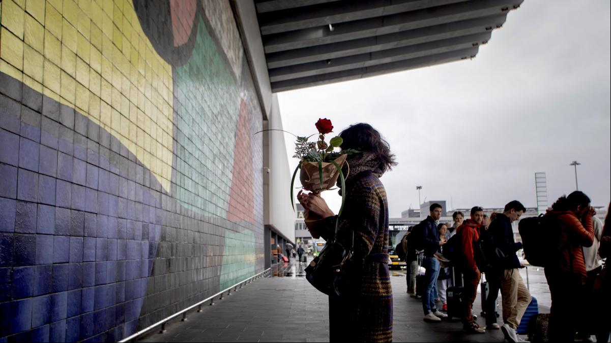 El mural de Miró estaba perdido: el traslado entusiasma al mundo de la cultura