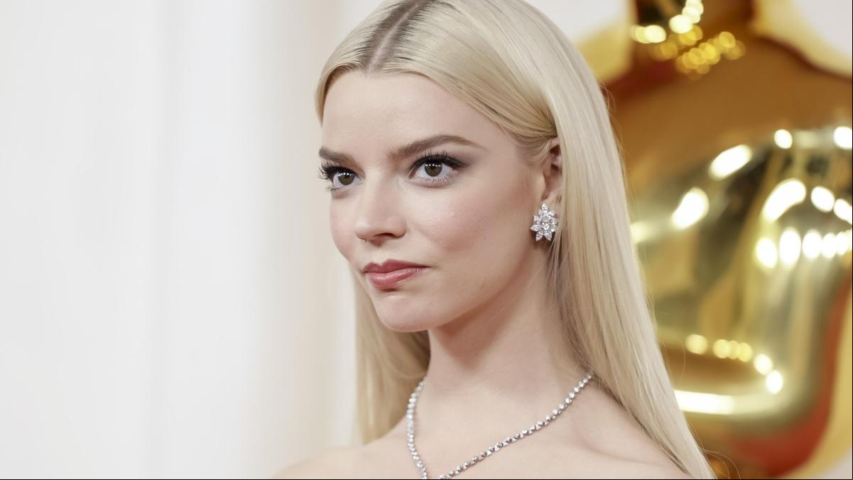 El histórico vestido de Anya Taylor-Joy que ya llevaron Miley Cyrus y Natalie Portman