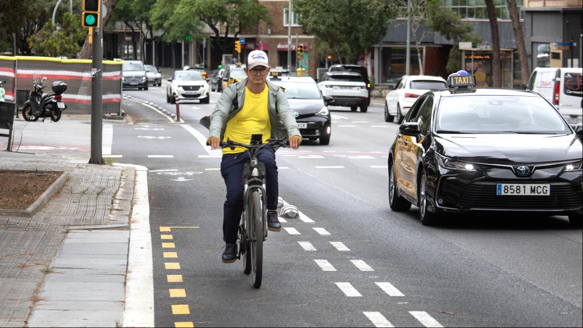 Barcelona mantendrá el cuestionado carril bici de la Via Augusta