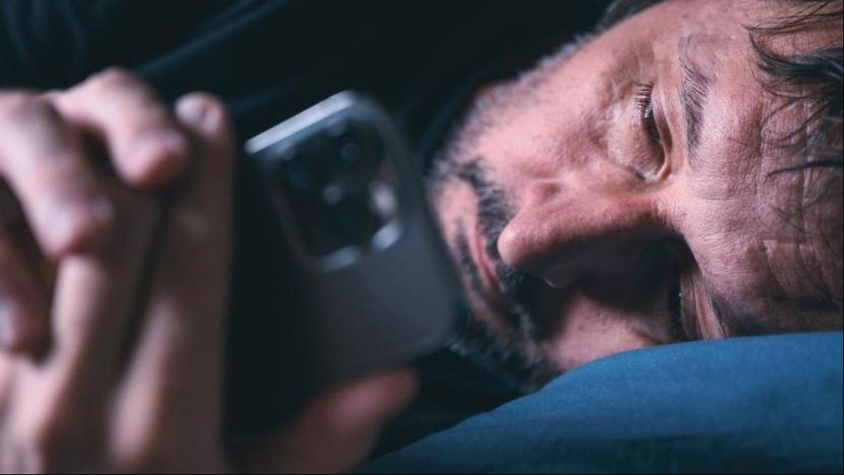 ¿Y si tu envejecimiento cerebral depende (más de lo que crees) de cómo duermes?