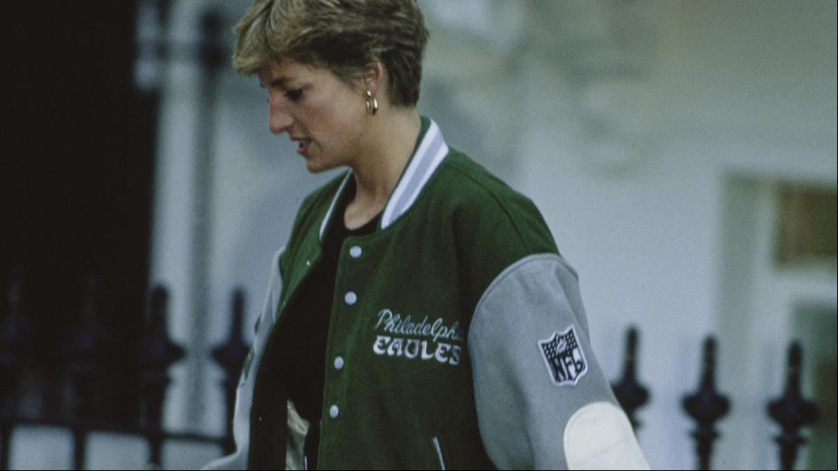 La bomber de Lady Di es tendencia: cinco versiones unisex para esta primavera