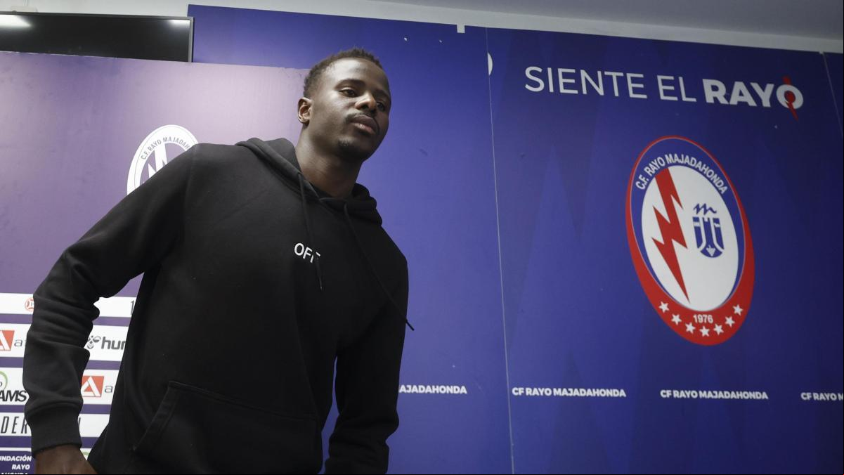 Dos partidos de sanción a Cheikh Sarr por enfrentarse a los insultos racistas de un hincha Dos partidos de sanción a Cheikh Sarr por enfrentarse a los insultos racistas de un hincha