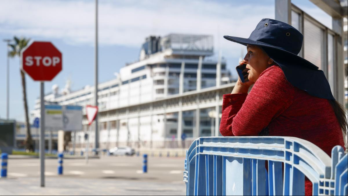 Cinco detenidos por facilitar visados falsos a 69 bolivianos que viajaron en un crucero a Barcelona