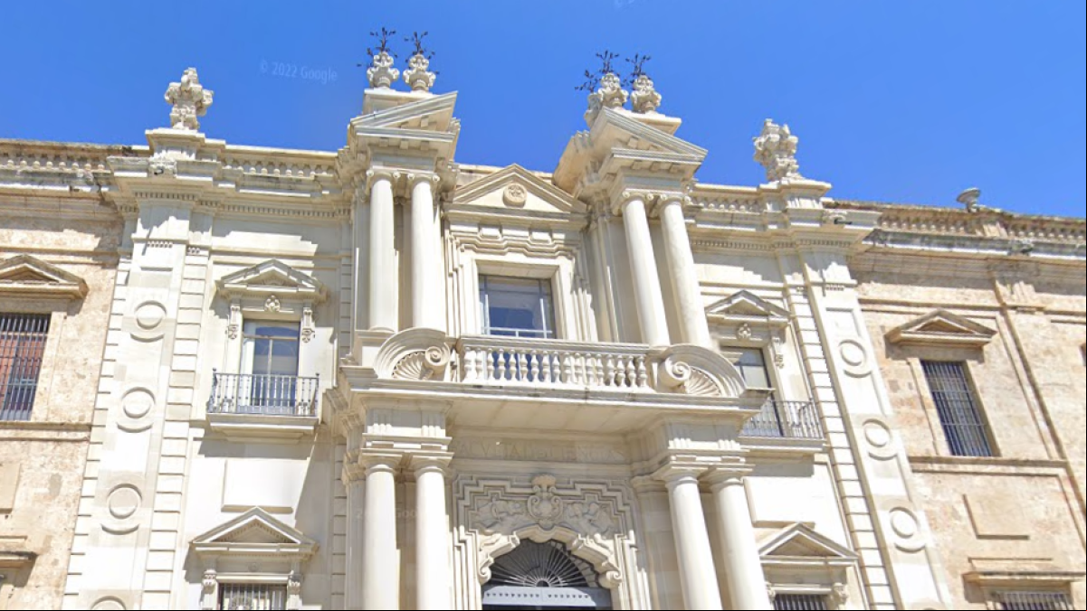 La Universidad de Sevilla investiga a un profesor acusado de invitar a consumir drogas duras