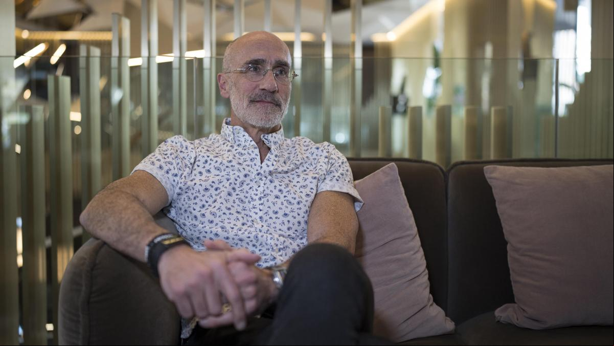 “Madurar es invertir menos en tus ambiciones y más en tus relaciones”