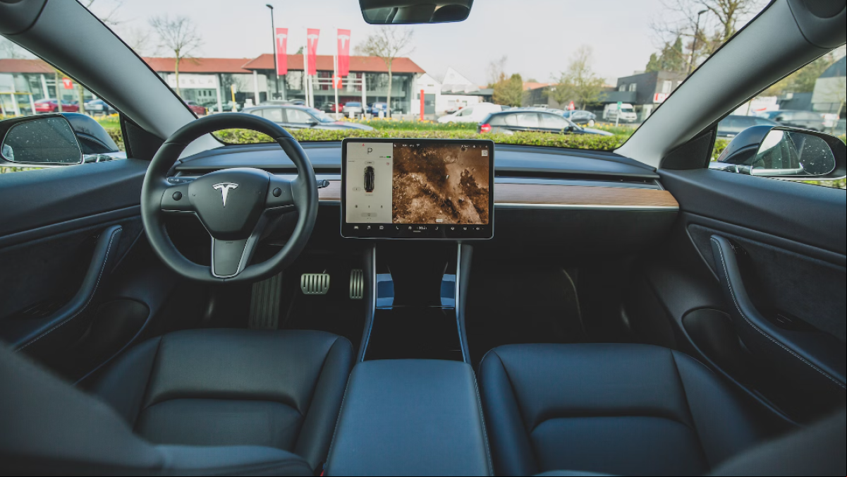 Un Tesla le salva la vida a un hombre llevándole al hospital gracias a su conducción autónoma
