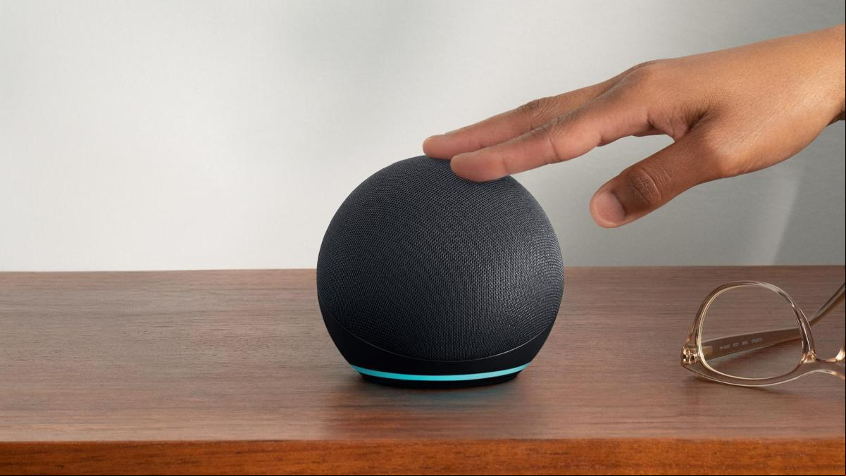 Alexa te graba incluso cuando no le hablas: así puedes escuchar, desactivar y borrar todas las grabaciones que ha almacenado