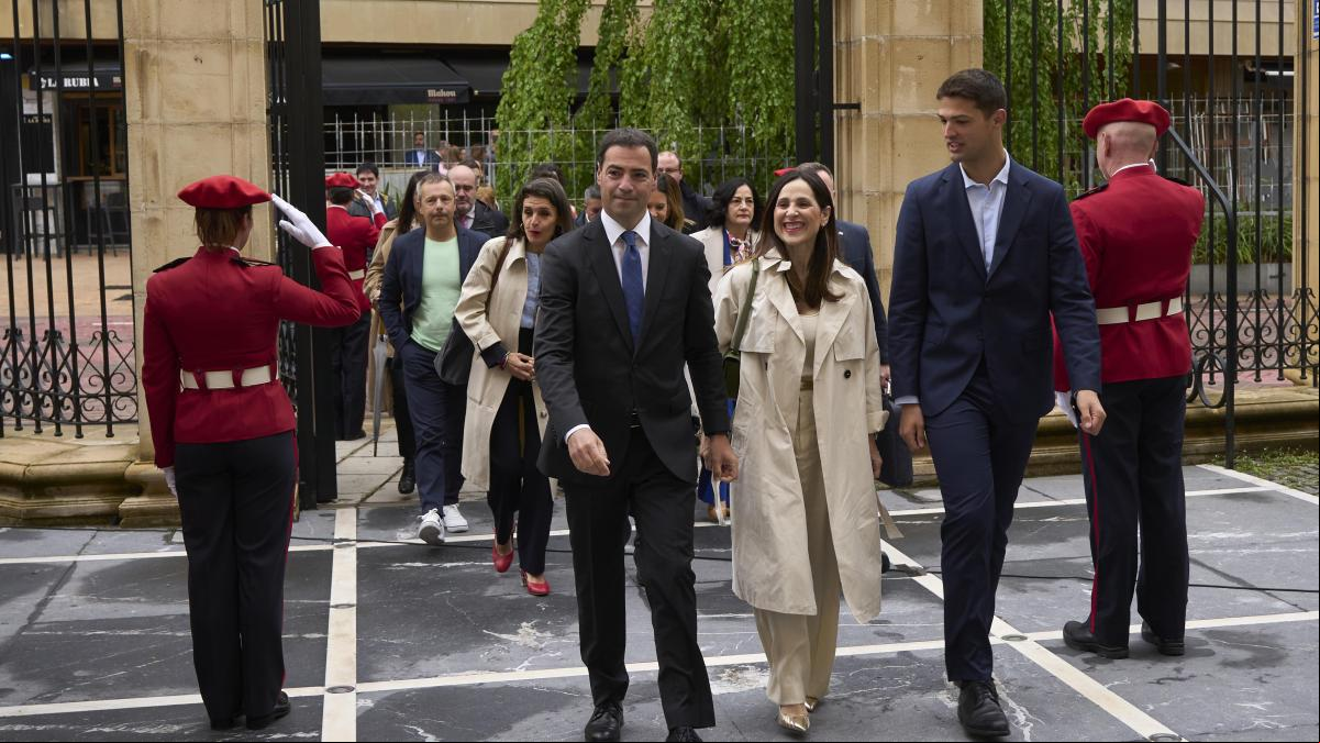 El PNV y el PSE exhiben sintonía en el nuevo Parlamento vasco, que presidirá Bakartxo Tejeria