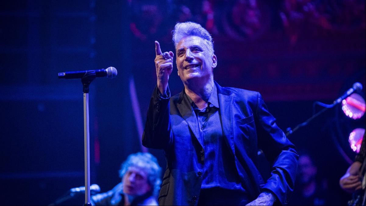 Loquillo, un rockero en el templo burgués