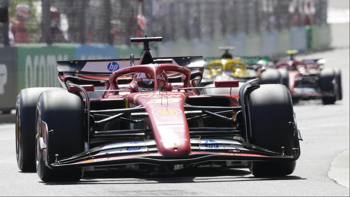 Leclerc impone su tren tras un inicio de locos