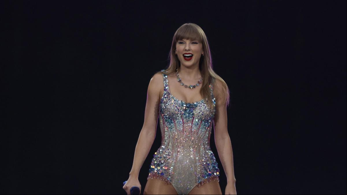 Taylor Swift llega a Madrid con 69 camiones provocando atascos en las inmediaciones del Bernabéu
