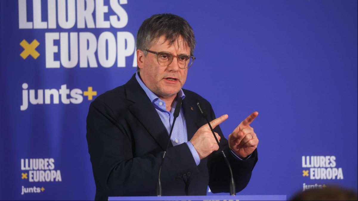 Puigdemont acusa a Sánchez de “chantaje” por vincular la financiación con la investidura de Illa