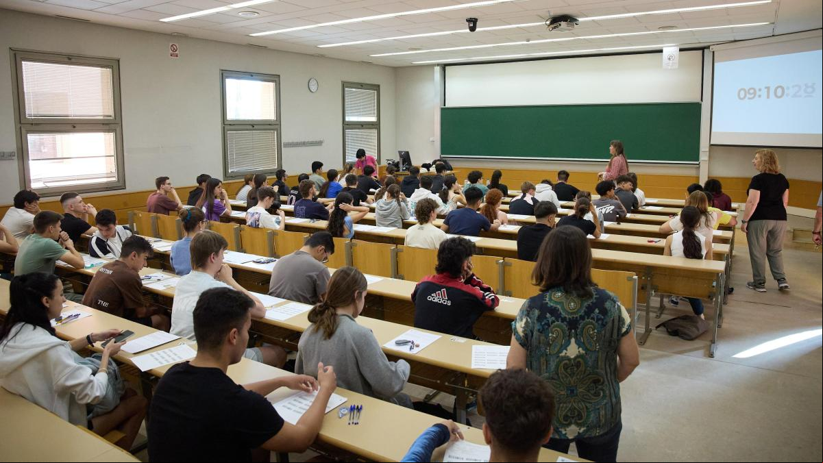 Madrid, la comunidad con las matrículas más caras y menos transferencias públicas