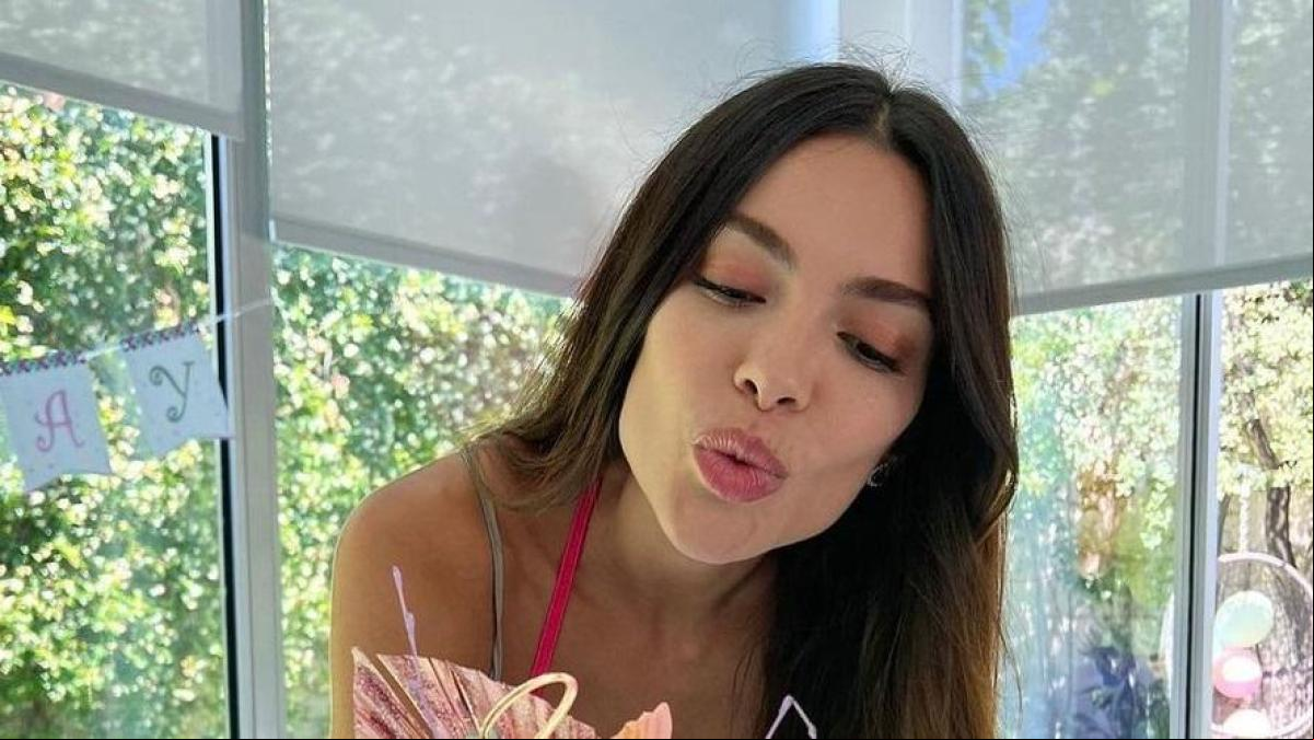 Joana Sanz celebra su cumpleaños rodeada de amigos y acompañada de Dani Alves