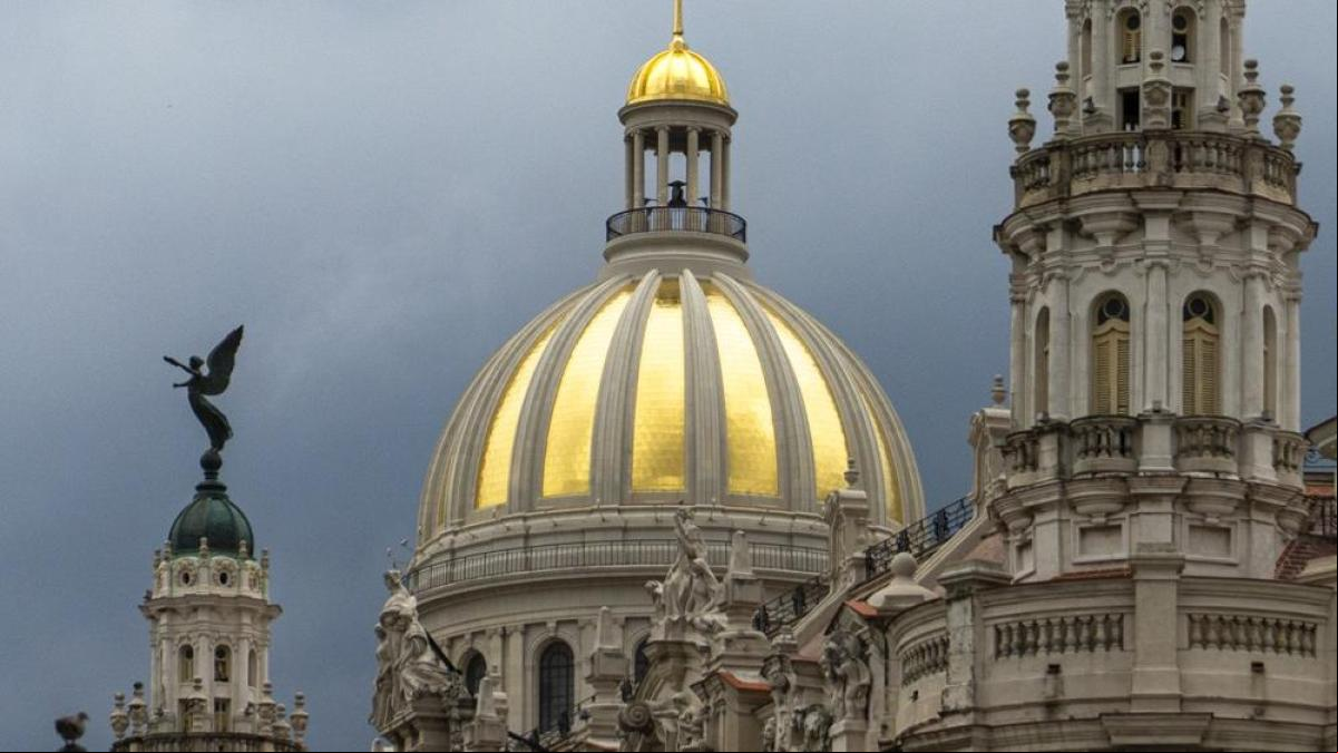 ¿Ves uno o dos edificios en esta fotografía?