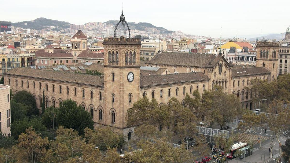 El profesor exonerado por la justicia y apartado por la UB denuncia amenazas a él y a su familia