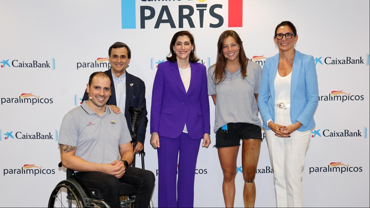 CaixaBank cierra el ‘Camino a París’ acompañando a los nadadores paralímpicos Toni Ponce y Núria Marquès
