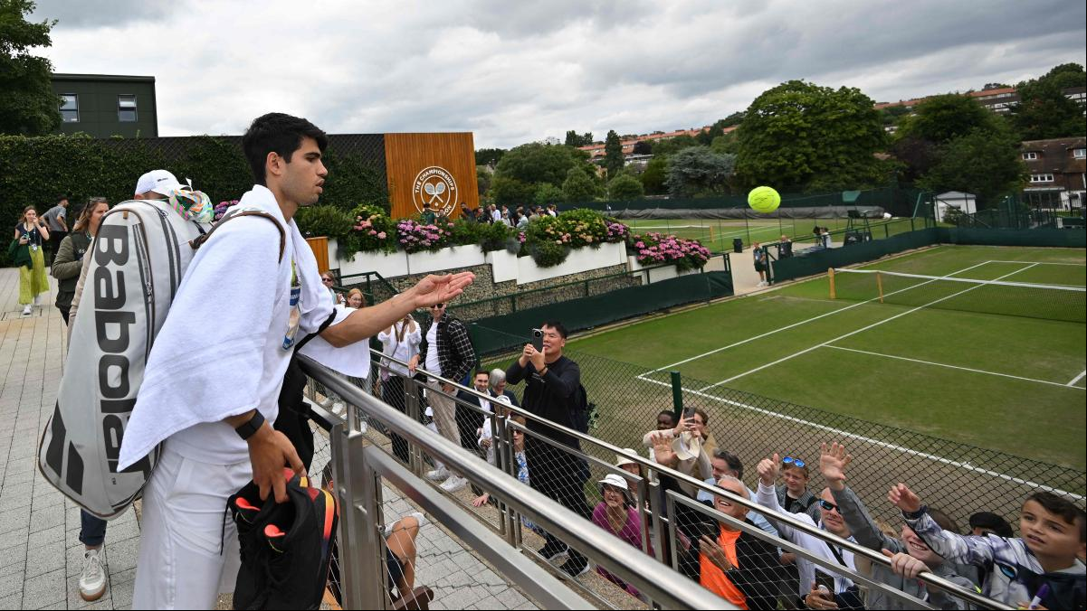 Alcaraz-Djokovic: todo igual, todo diferente