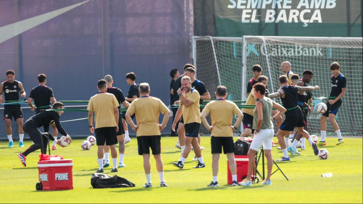 El método de Hansi Flick: preparación física, inglés y dobles sesiones de entrenamiento