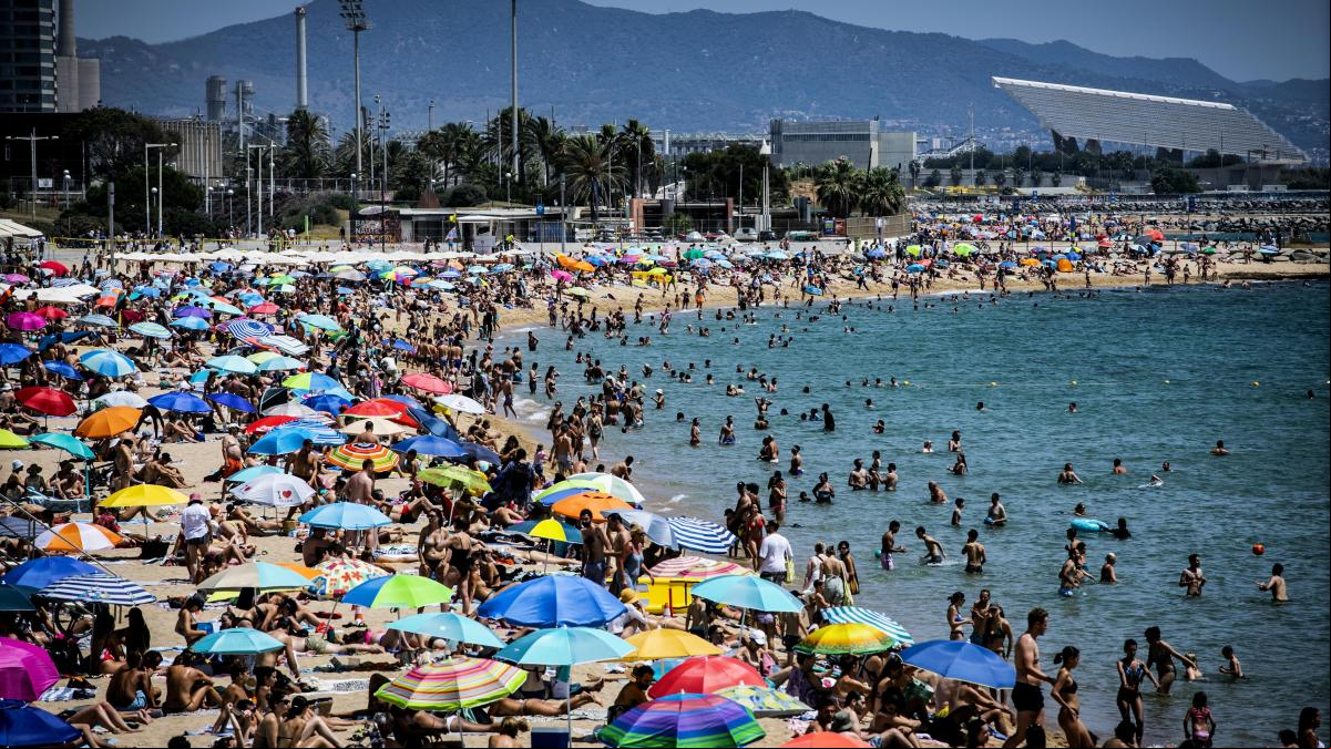 La segunda ola de calor se extiende en España: la Aemet pone a nueve comunidades en alerta por máximas de 42-44 grados
