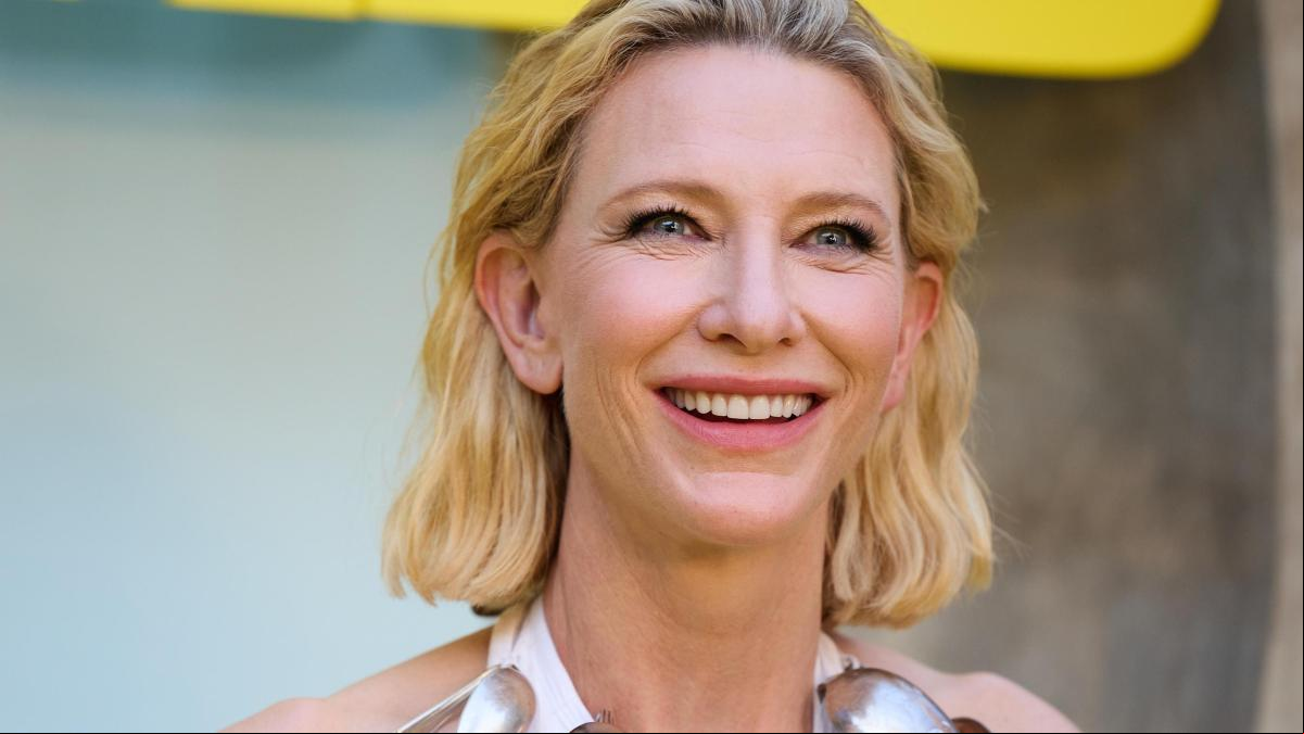 El inesperado top de Cate Blanchett: con 102 cucharas antiguas