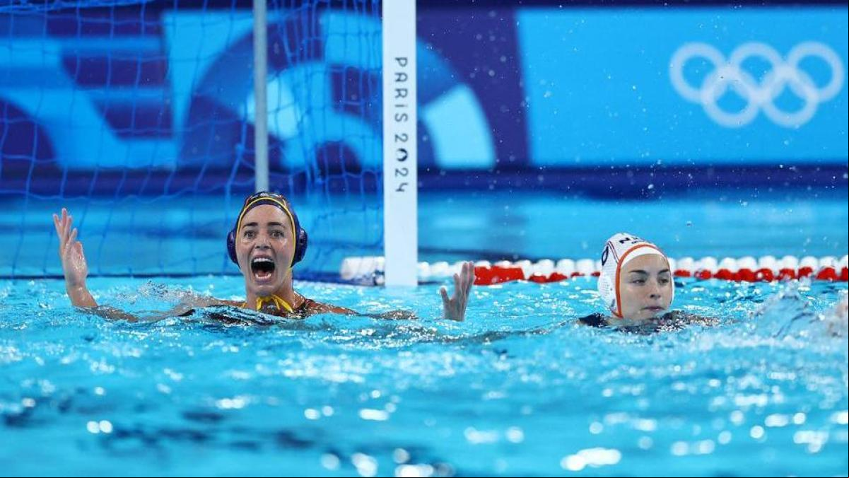 España luchará por el oro tras firmar una oda al waterpolo