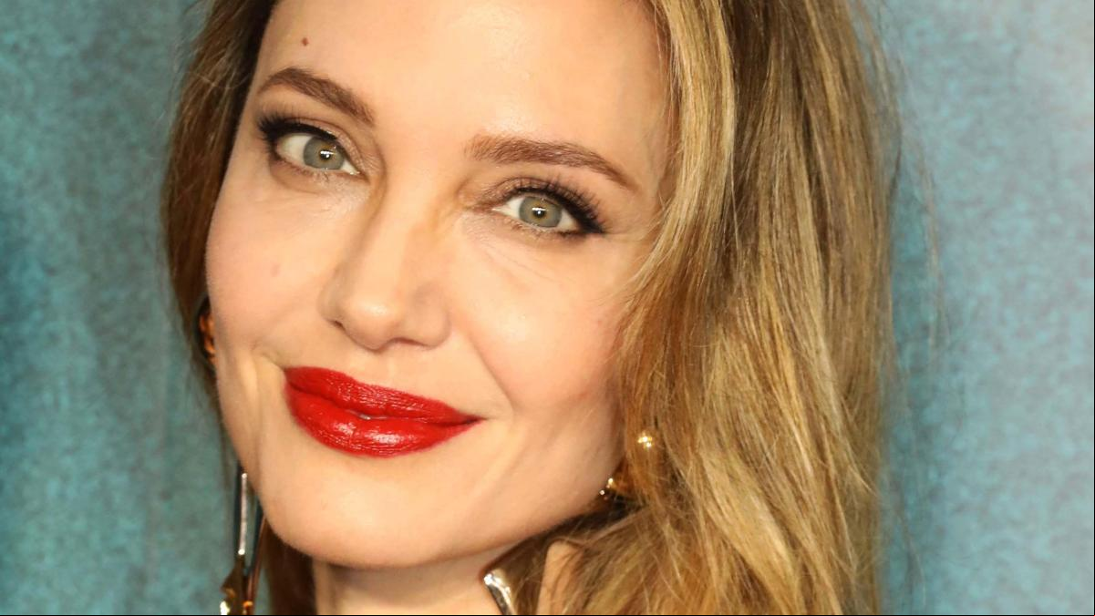 Angelina Jolie y el poder de un labial rojo en la nueva campaña de Tom Ford