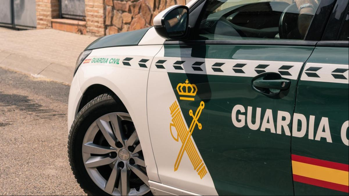 Investigan la aparición de una mujer fallecida tras caerse un coche al mar en Moaña