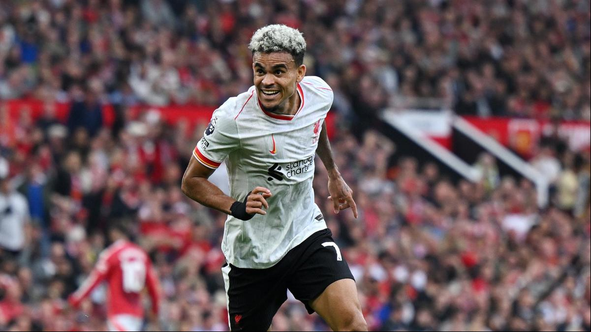 El Liverpool golea en Old Trafford y presenta su candidatura a la Premier
