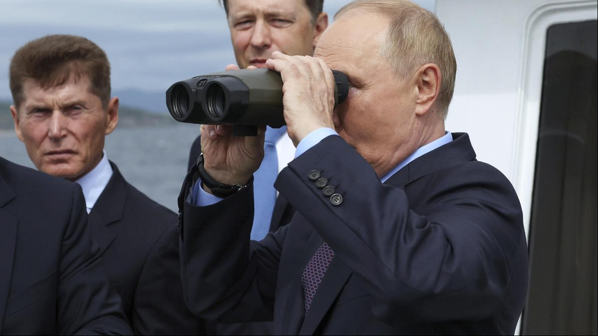 Bruselas acusa a Hungría de poner en riesgo a la UE con sus visados a Rusia