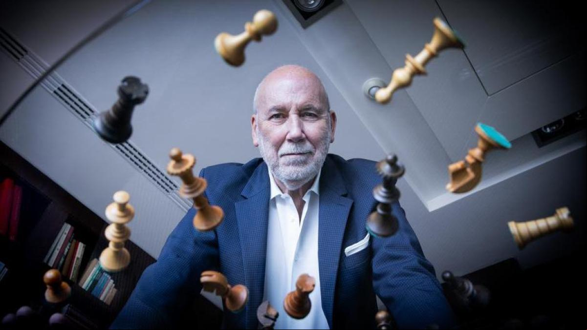 Màrius Carol narra la historia del sastre que se escondió durante diez años