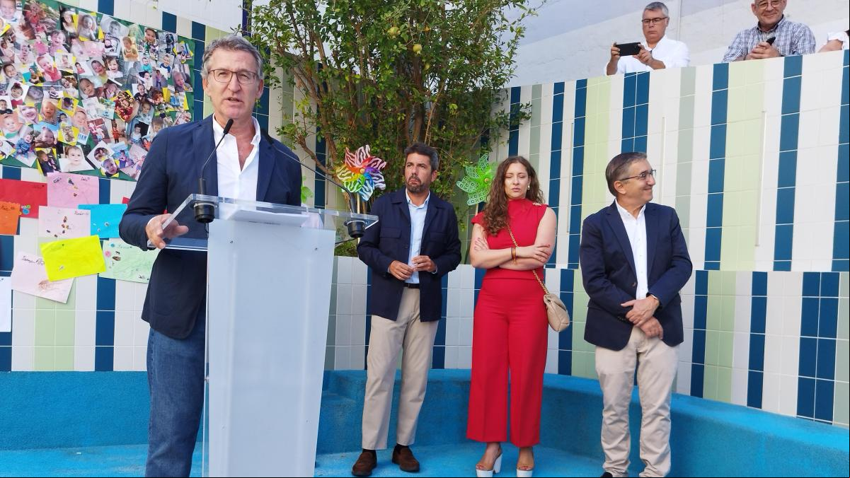 Feijóo critica que el Gobierno no informe sobre los españoles detenidos en Venezuela