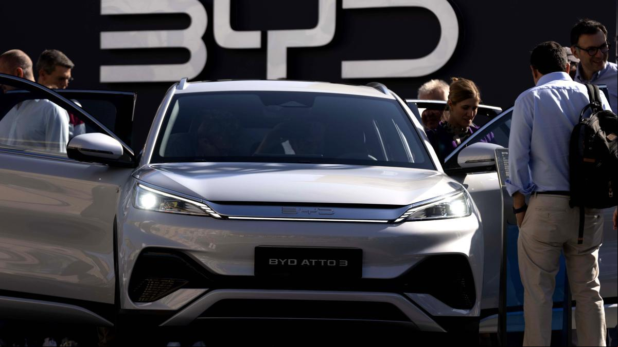 Ingenieros japoneses despiezan un coche chino para saber por qué es tan barato y alucinan con lo que descubren