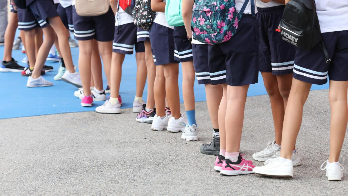 Bruselas expedienta a España por no retribuir el permiso parental de las ocho semanas