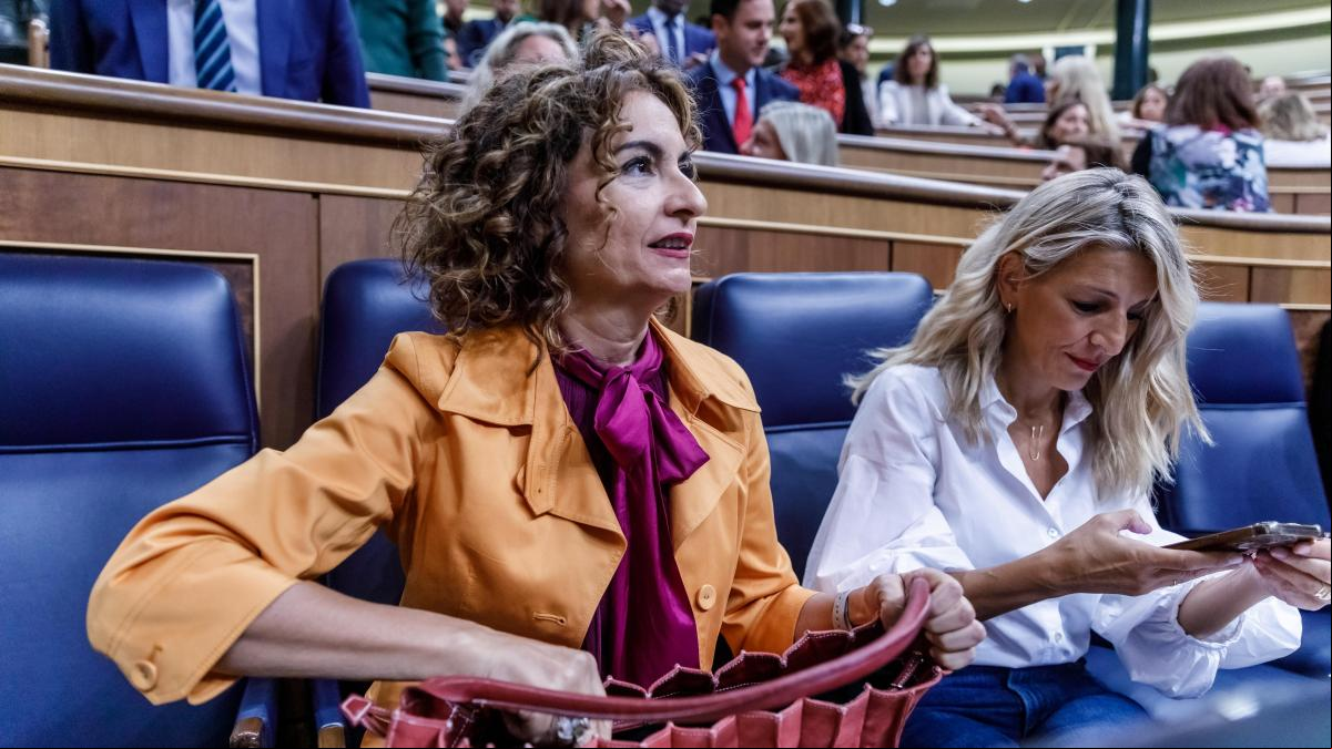 PSOE y Sumar pactan subir impuestos a los pisos turísticos, las socimis y el lujo