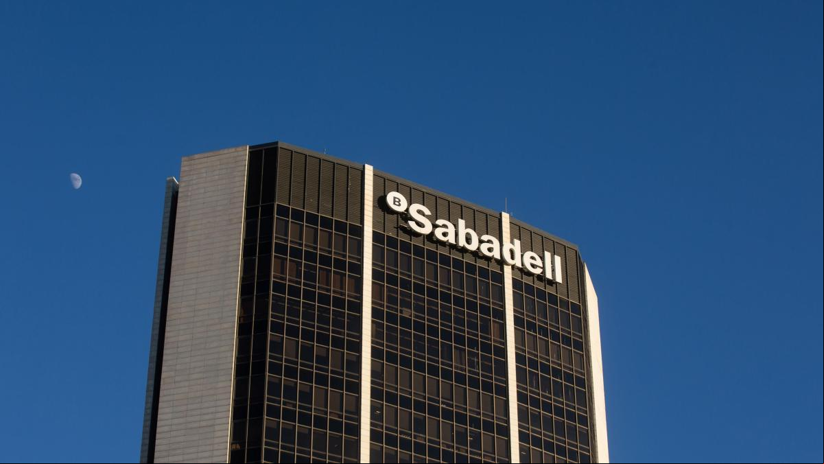 Sánchez Llibre ve un efecto tractor en el regreso del Sabadell para que vuelvan otras empresas en los próximos meses