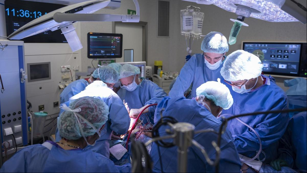 Trasplante facial pionero en el hospital de Bellvitge