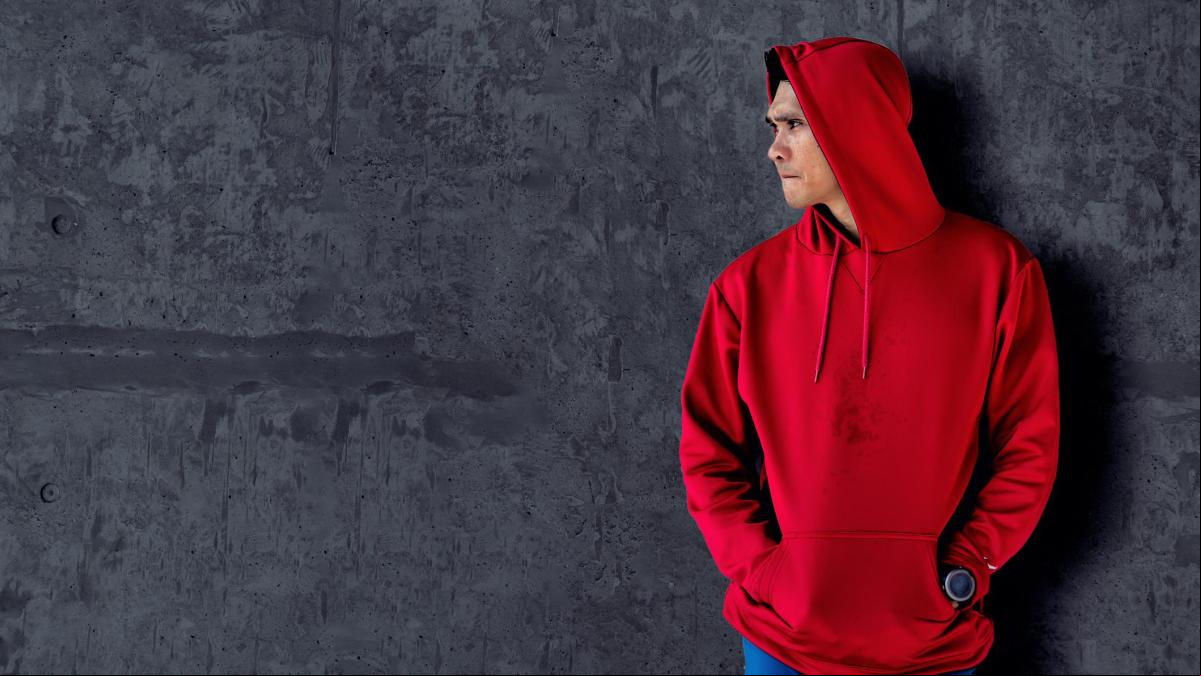 11 Degrees, Helly Hansen, Armani y más: sudaderas básicas para hombre versátiles y cómodas