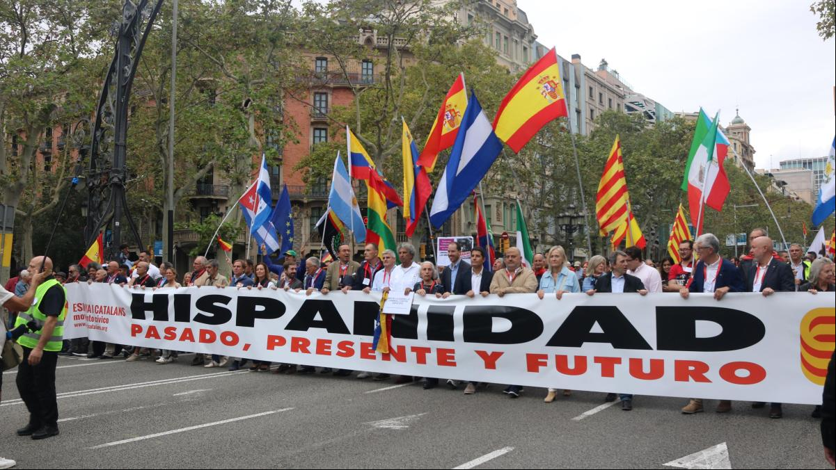 La concentración del Día de la Hispanidad en Barcelona congrega a 500 personas