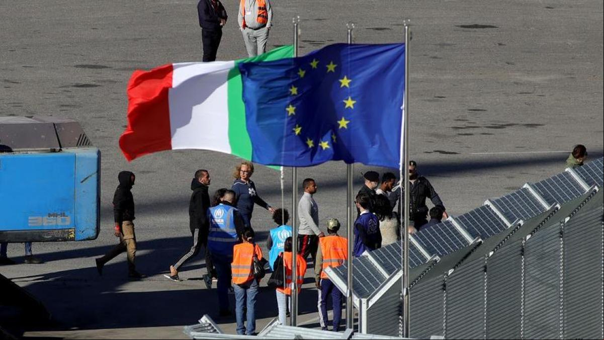 Meloni presiona a la UE con una cumbre paralela sobre migración