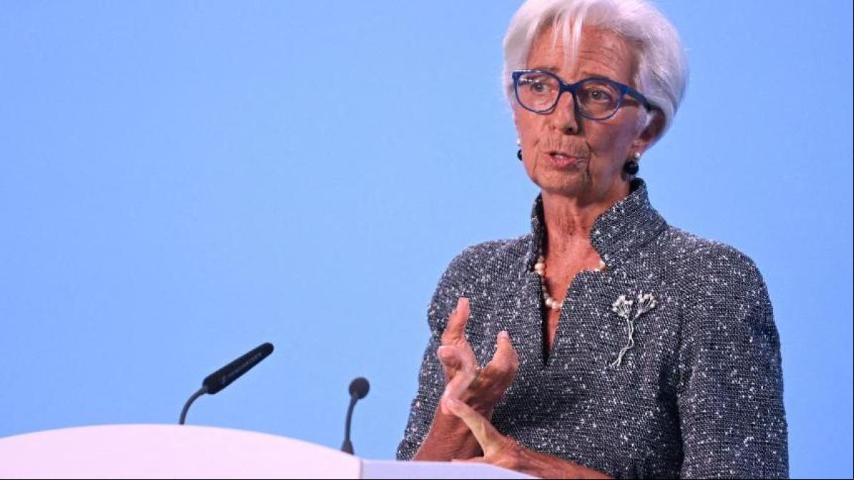 El BCE baja tipos al 3,25% ante una economía más débil de lo esperado