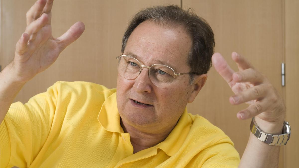 “Si hallamos vida extraterrestre, significaría que la biología no es única”